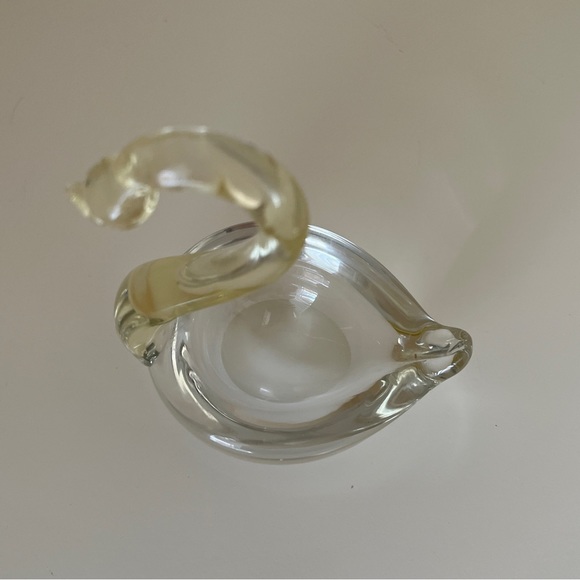 Glass Swan - Picture 2 of 3